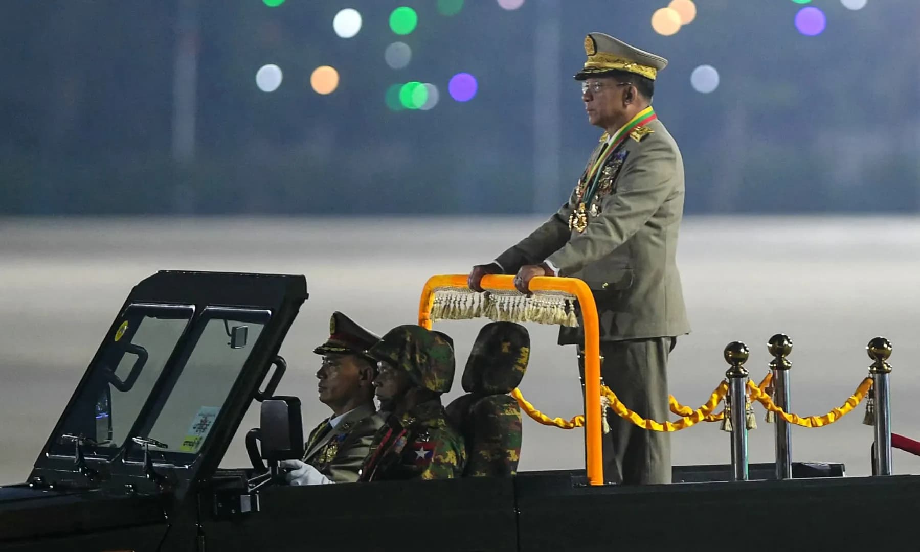 698fe4fb1242bd1300a057f7